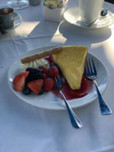 louie's backyard key lime pie